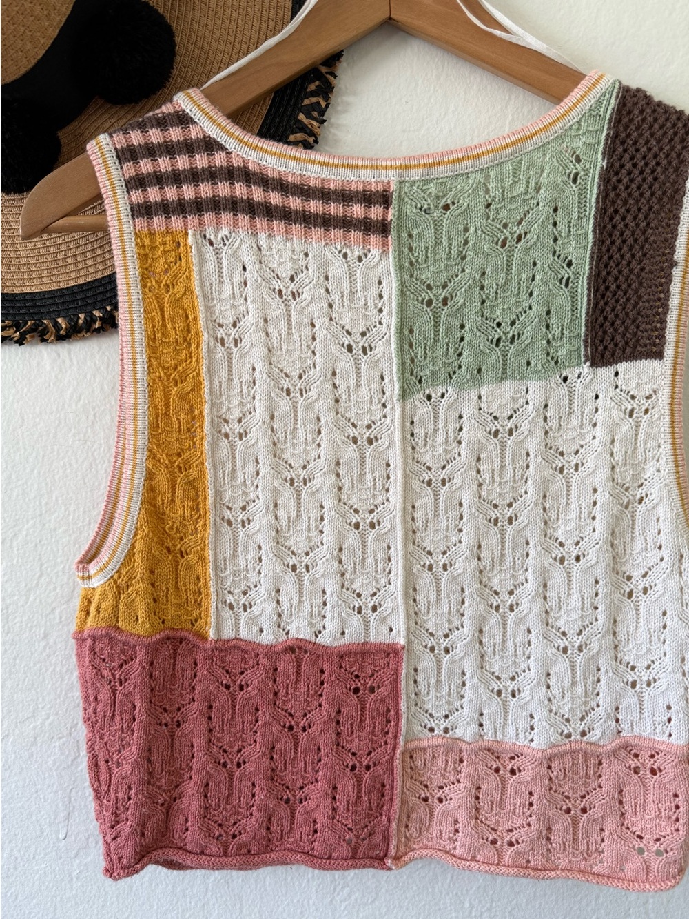 American Eagle Crochet Patchwork Button Up Sweater Vest Size Medium - Picture 14 of 16